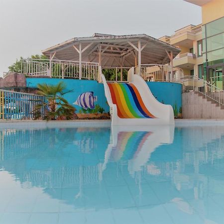 Hotel Perla Beach Club Primorsko Luaran gambar