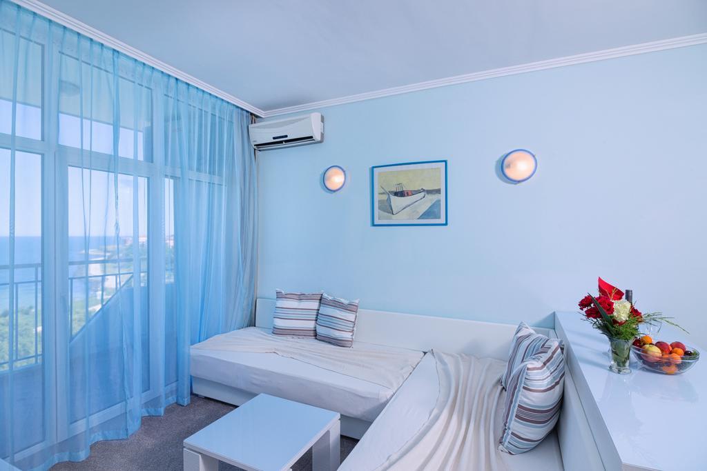 Hotel Perla Beach Club Primorsko Bilik gambar
