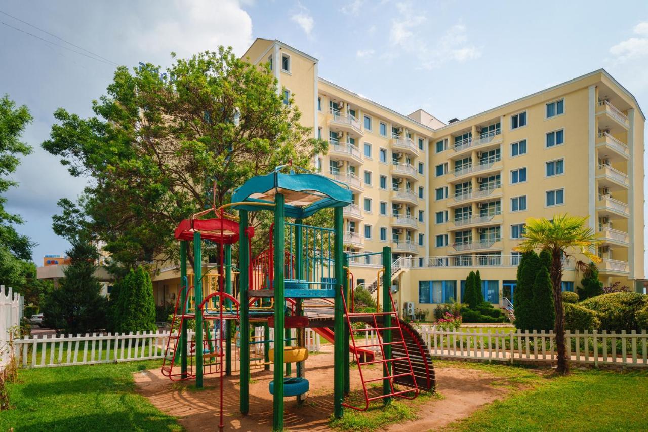 Hotel Perla Beach Club Primorsko Luaran gambar