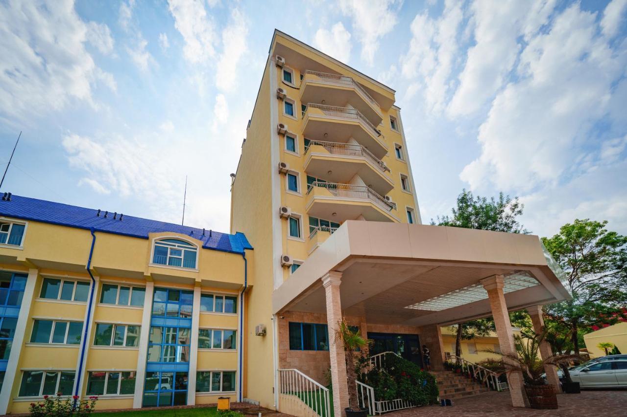 Hotel Perla Beach Club Primorsko Luaran gambar