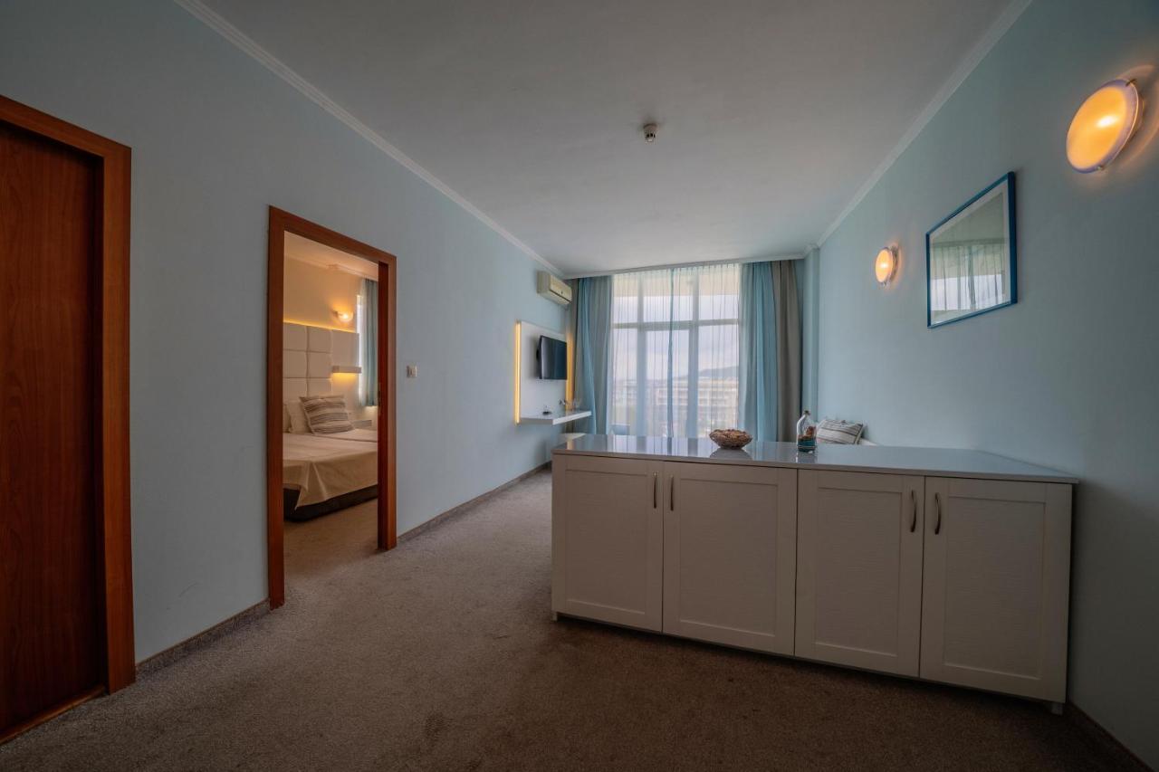 Hotel Perla Beach Club Primorsko Luaran gambar