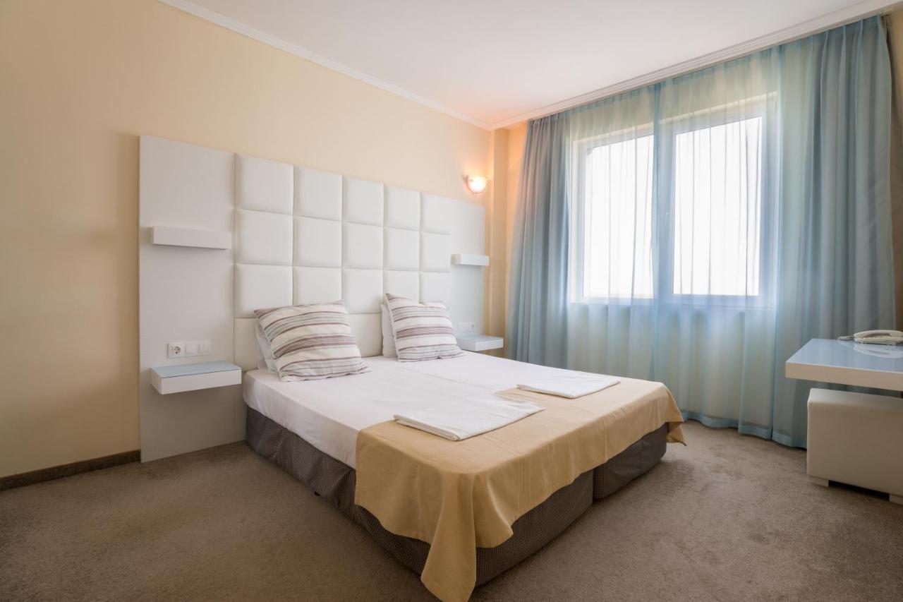 Hotel Perla Beach Club Primorsko Luaran gambar