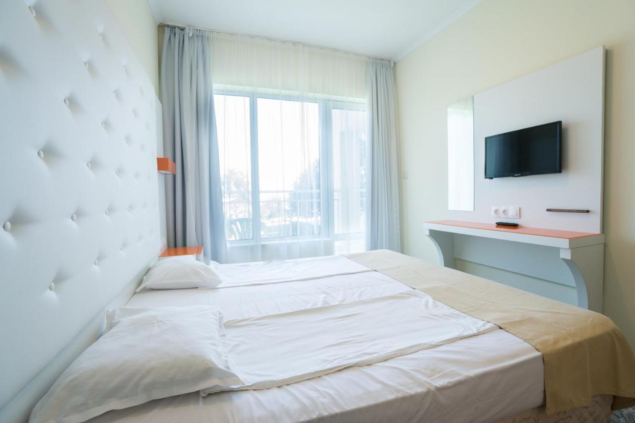 Hotel Perla Beach Club Primorsko Luaran gambar