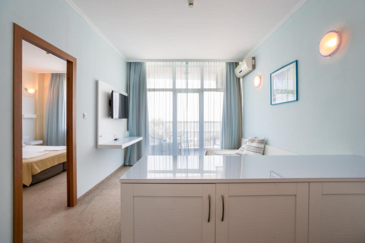 Hotel Perla Beach Club Primorsko Luaran gambar