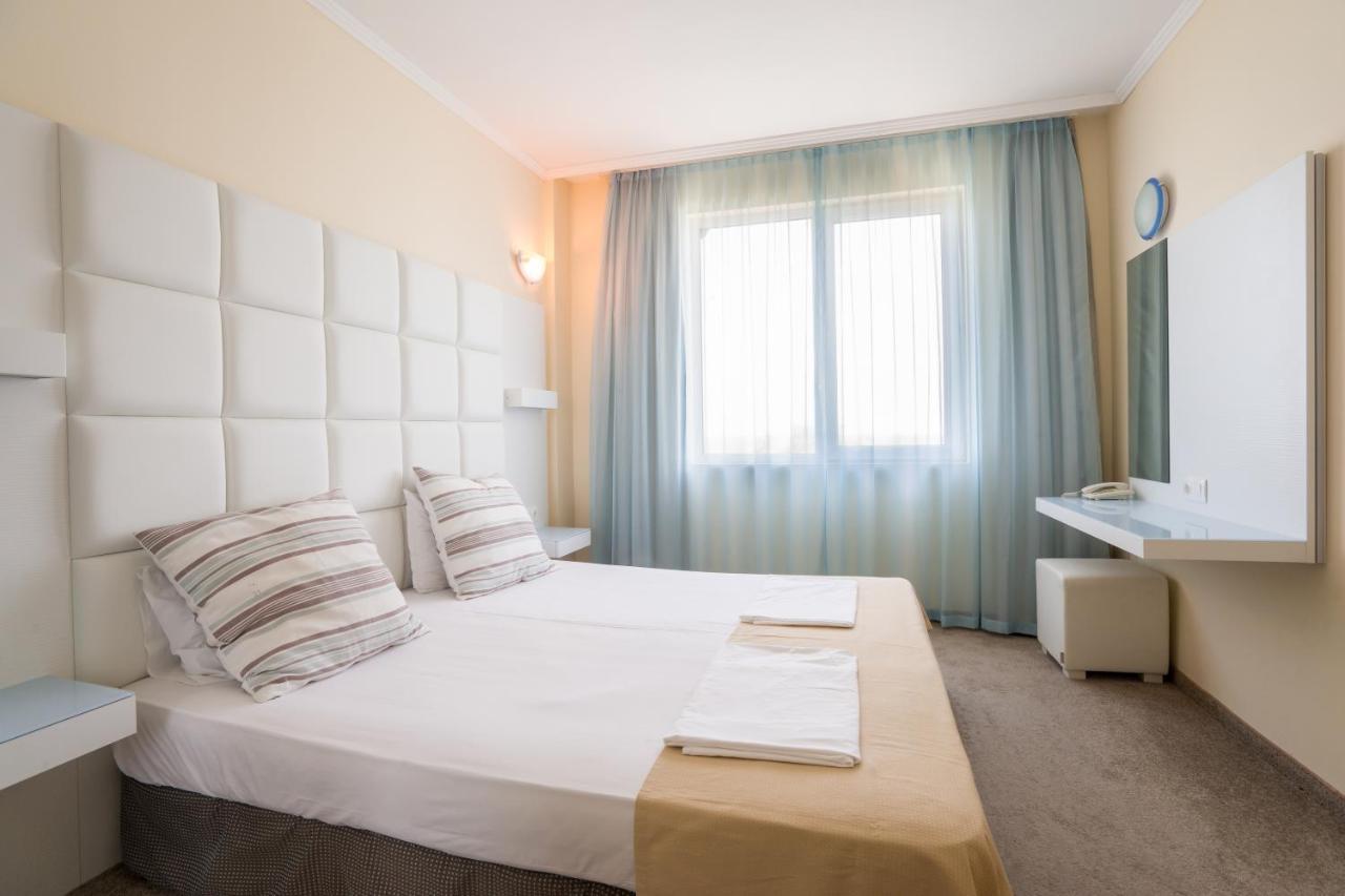 Hotel Perla Beach Club Primorsko Luaran gambar