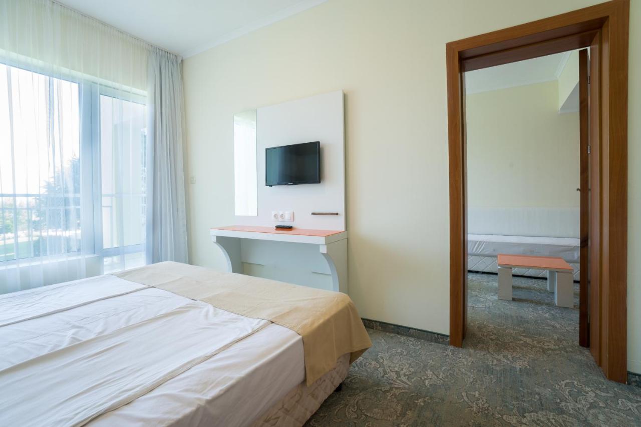 Hotel Perla Beach Club Primorsko Luaran gambar
