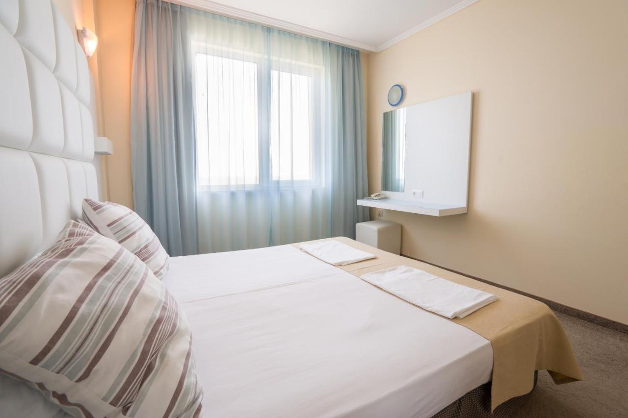 Hotel Perla Beach Club Primorsko Luaran gambar